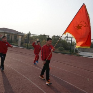 新华学校小学部举行少先队新队员入队仪式