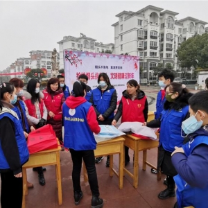 捡起小烟头拾起大文明 巢湖白玉兰志愿者服务队这个活动必须赞